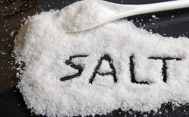 食盐,药用食盐的功效与作用,食盐的妙用,食盐洗脸
